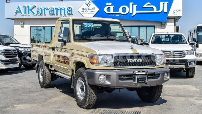 Big with watermark toyota land cruiser clarendon import dubai 2883