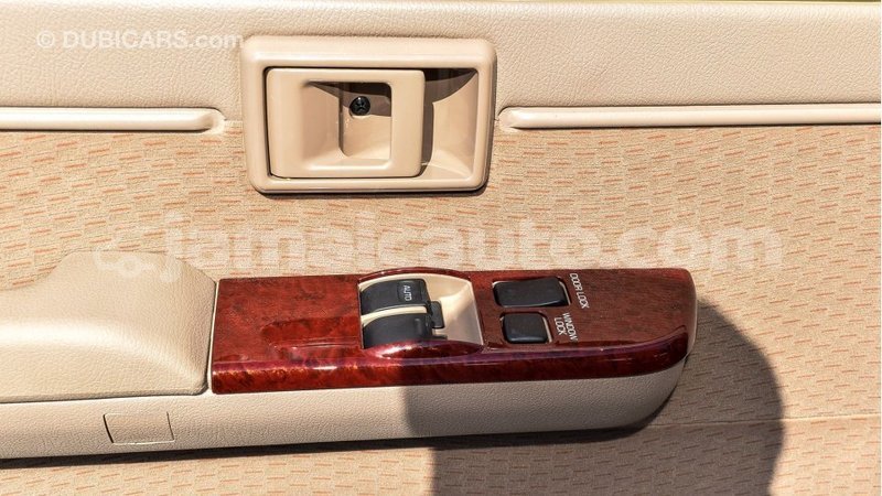 Big with watermark toyota land cruiser clarendon import dubai 2883