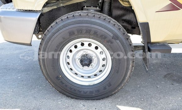 Buy Import Toyota Land Cruiser Beige Car in Import - Dubai in Clarendon Buy Import Toyota Land Cruiser Beige Car in Import - Dubai in Clarendon