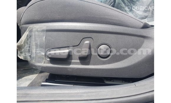 Acheter Import Voiture Kia Cadenza Bleu à Import - Dubai, Clarendon Acheter Import Voiture Kia Cadenza Bleu à Import - Dubai, Clarendon