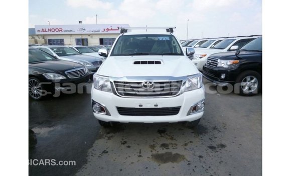 Buy Import Toyota Hilux White Car in Import - Dubai in Clarendon Buy Import Toyota Hilux White Car in Import - Dubai in Clarendon