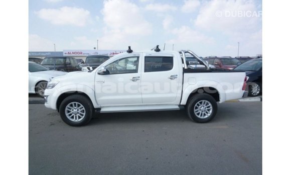 Buy Import Toyota Hilux White Car in Import - Dubai in Clarendon Buy Import Toyota Hilux White Car in Import - Dubai in Clarendon