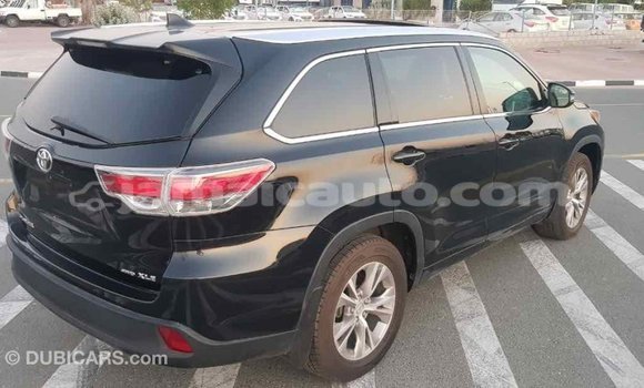 Acheter Import Voiture Toyota Highlander Noir à Import - Dubai, Clarendon Acheter Import Voiture Toyota Highlander Noir à Import - Dubai, Clarendon