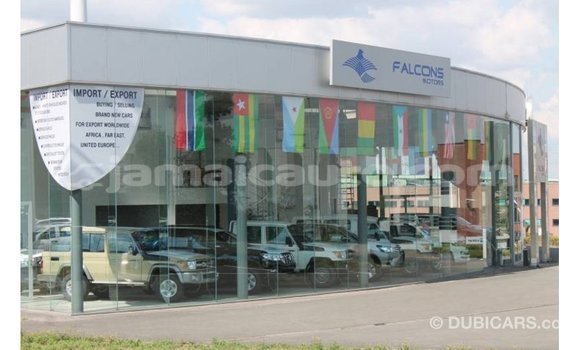 Acheter Import Voiture Toyota Land Cruiser Blanc à Import - Dubai, Clarendon Acheter Import Voiture Toyota Land Cruiser Blanc à Import - Dubai, Clarendon