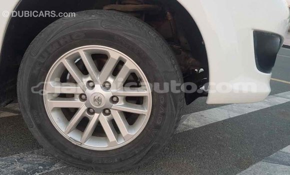 Acheter Import Voiture Toyota Fortuner Blanc à Import - Dubai, Clarendon Acheter Import Voiture Toyota Fortuner Blanc à Import - Dubai, Clarendon