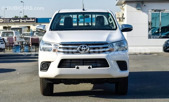 Acheter Import Voiture Toyota Hilux Blanc à Import - Dubai, Clarendon Acheter Import Voiture Toyota Hilux Blanc à Import - Dubai, Clarendon