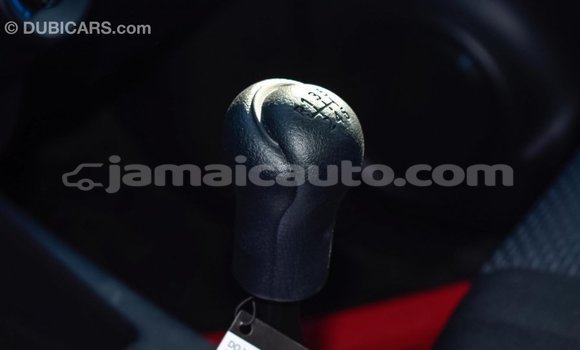 Acheter Import Voiture Toyota Hilux Blanc à Import - Dubai, Clarendon Acheter Import Voiture Toyota Hilux Blanc à Import - Dubai, Clarendon