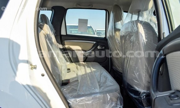Acheter Import Voiture Renault Duster Blanc à Import - Dubai, Clarendon Acheter Import Voiture Renault Duster Blanc à Import - Dubai, Clarendon