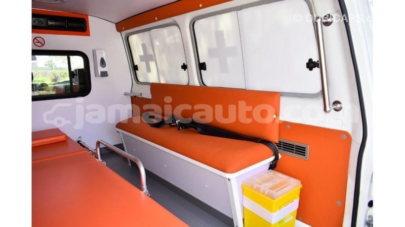 Big with watermark toyota land cruiser clarendon import dubai 2952