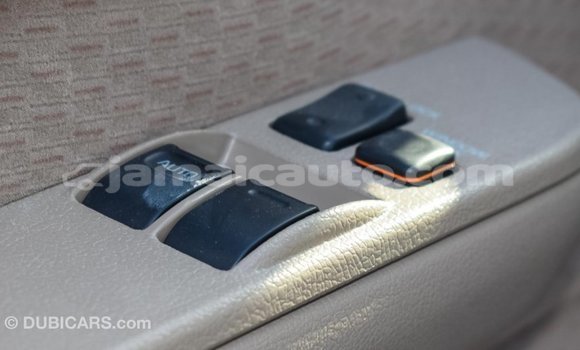 Acheter Import Voiture Toyota Land Cruiser Beige à Import - Dubai, Clarendon Acheter Import Voiture Toyota Land Cruiser Beige à Import - Dubai, Clarendon