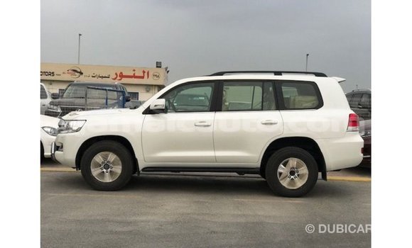 Buy Import Toyota Land Cruiser White Car in Import - Dubai in Clarendon Buy Import Toyota Land Cruiser White Car in Import - Dubai in Clarendon