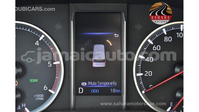 Big with watermark toyota granvia clarendon import dubai 2962