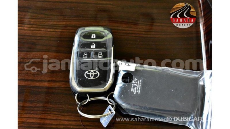 Big with watermark toyota granvia clarendon import dubai 2962