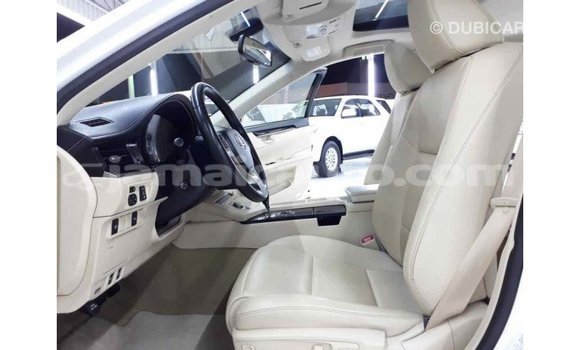 Buy Import Lexus ES White Car in Import - Dubai in Clarendon Buy Import Lexus ES White Car in Import - Dubai in Clarendon