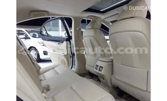 Buy Import Lexus ES White Car in Import - Dubai in Clarendon Buy Import Lexus ES White Car in Import - Dubai in Clarendon