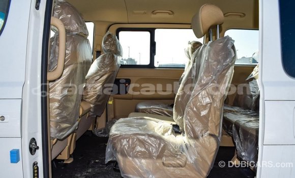 Acheter Import Voiture Hyundai Accent Blanc à Import - Dubai, Clarendon Acheter Import Voiture Hyundai Accent Blanc à Import - Dubai, Clarendon