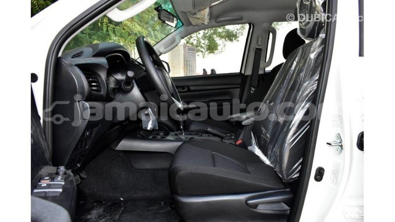 Big with watermark toyota hilux clarendon import dubai 2965