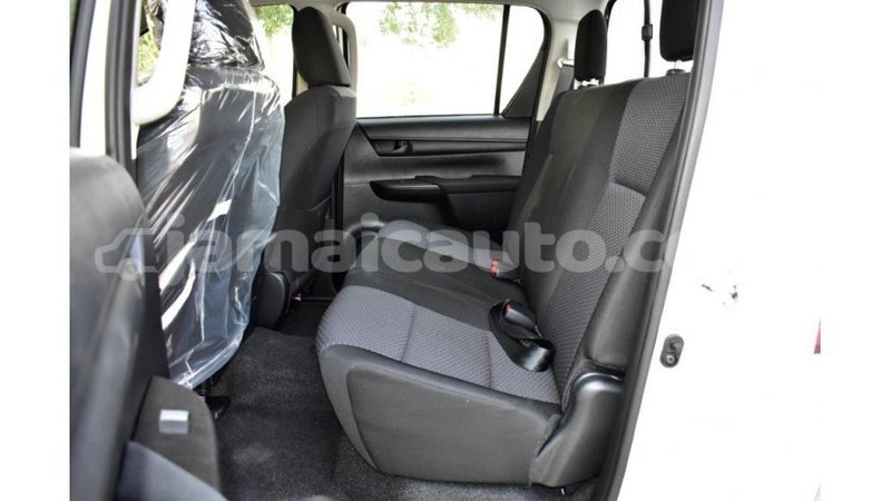 Big with watermark toyota hilux clarendon import dubai 2965