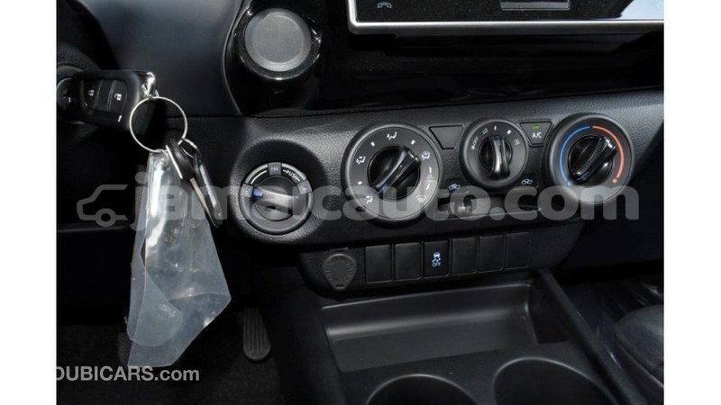 Big with watermark toyota hilux clarendon import dubai 2965