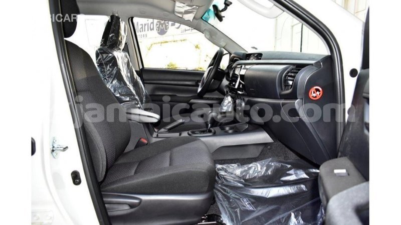 Big with watermark toyota hilux clarendon import dubai 2965