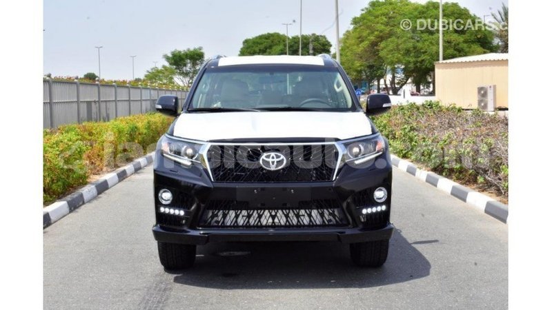 Big with watermark toyota prado clarendon import dubai 2966