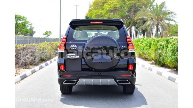 Big with watermark toyota prado clarendon import dubai 2966