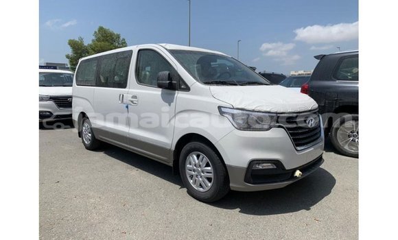 Buy Import Hyundai Accent White Car in Import - Dubai in Clarendon Buy Import Hyundai Accent White Car in Import - Dubai in Clarendon