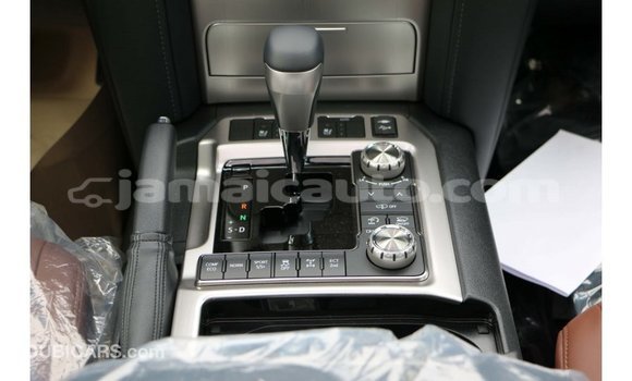 Acheter Import Voiture Toyota Land Cruiser Blanc à Import - Dubai, Clarendon Acheter Import Voiture Toyota Land Cruiser Blanc à Import - Dubai, Clarendon