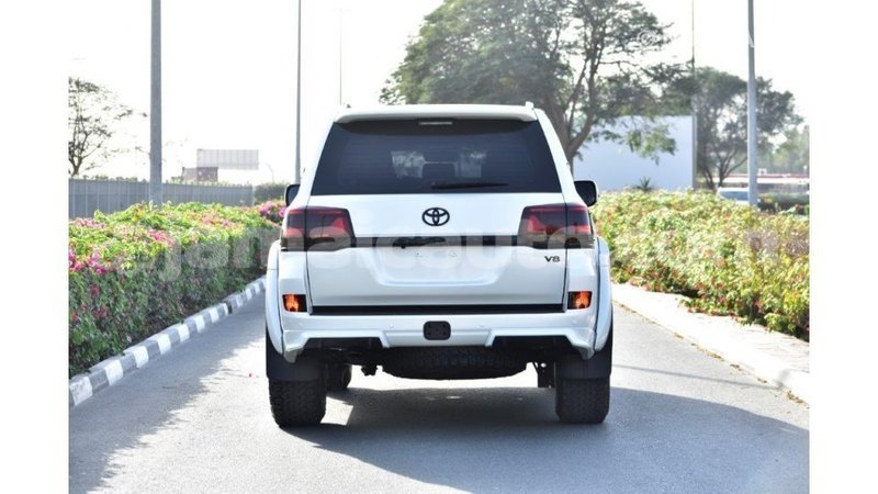 Big with watermark toyota land cruiser clarendon import dubai 2971