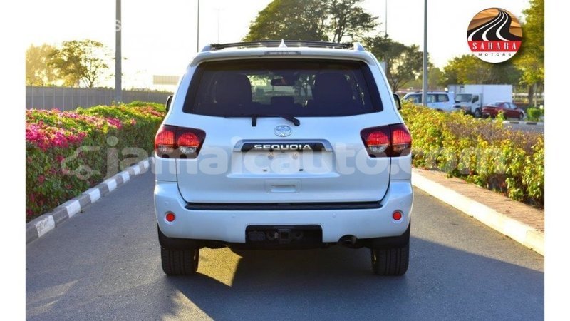 Big with watermark toyota sequoia clarendon import dubai 2980