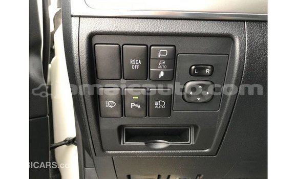 Buy Import Toyota Land Cruiser White Car in Import - Dubai in Clarendon Buy Import Toyota Land Cruiser White Car in Import - Dubai in Clarendon