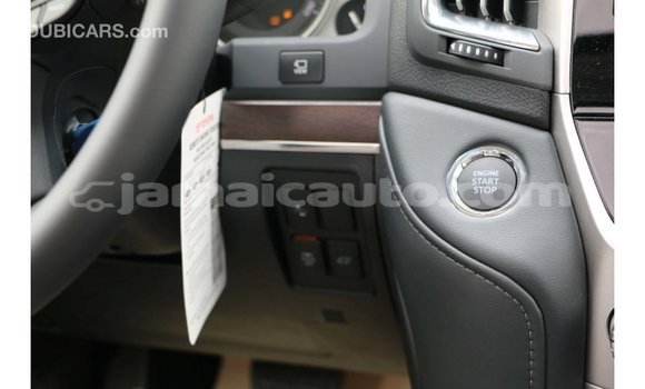 Acheter Import Voiture Toyota Land Cruiser Blanc à Import - Dubai, Clarendon Acheter Import Voiture Toyota Land Cruiser Blanc à Import - Dubai, Clarendon