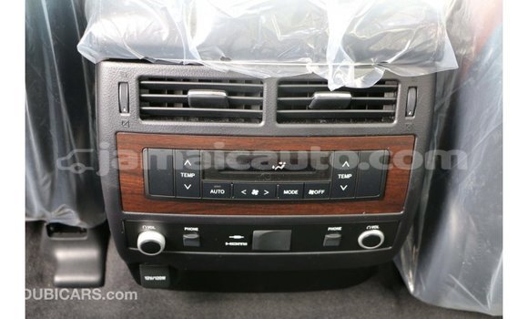 Acheter Import Voiture Toyota Land Cruiser Blanc à Import - Dubai, Clarendon Acheter Import Voiture Toyota Land Cruiser Blanc à Import - Dubai, Clarendon