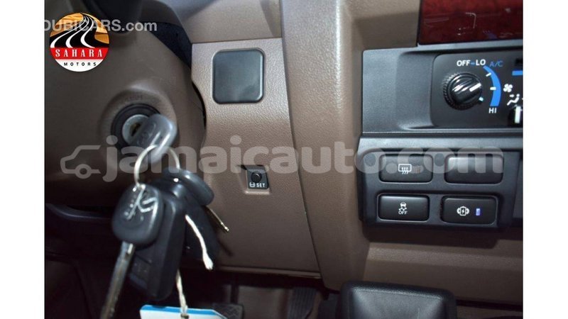 Big with watermark toyota land cruiser clarendon import dubai 3005