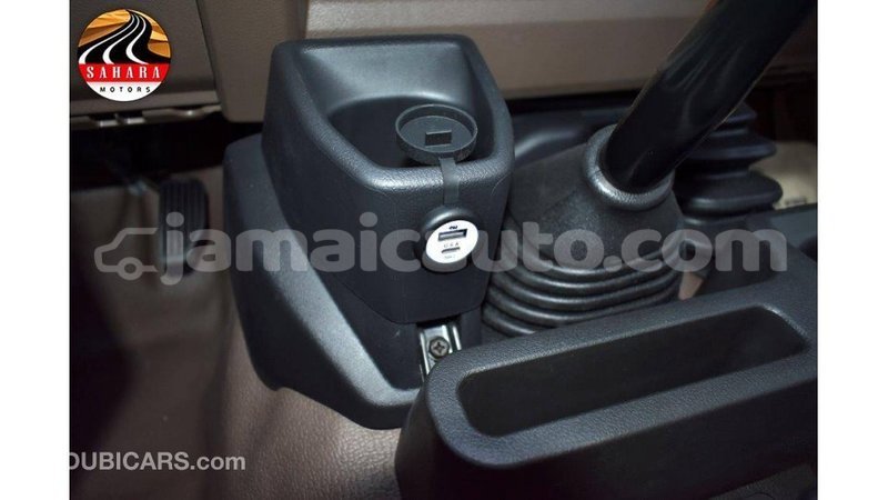 Big with watermark toyota land cruiser clarendon import dubai 3005