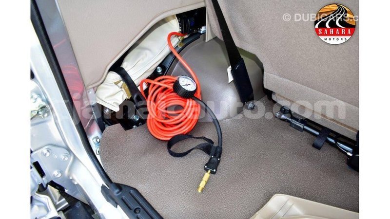 Big with watermark toyota land cruiser clarendon import dubai 3005