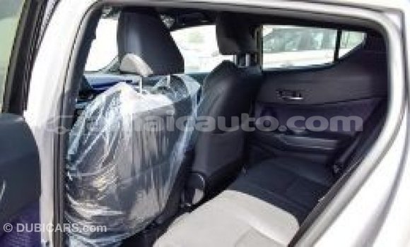 Acheter Import Voiture Toyota C-HR Autre à Import - Dubai, Clarendon Acheter Import Voiture Toyota C-HR Autre à Import - Dubai, Clarendon