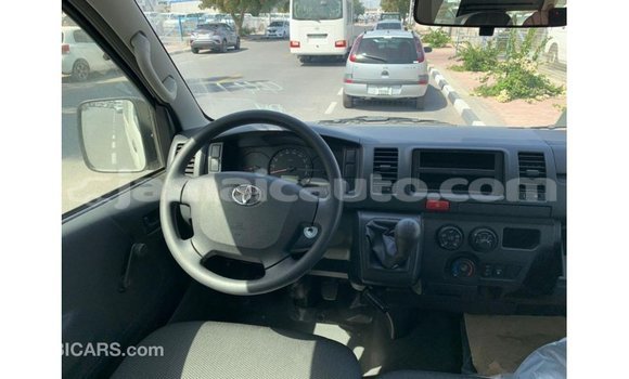 Buy Import Toyota Hiace White Car in Import - Dubai in Clarendon Buy Import Toyota Hiace White Car in Import - Dubai in Clarendon