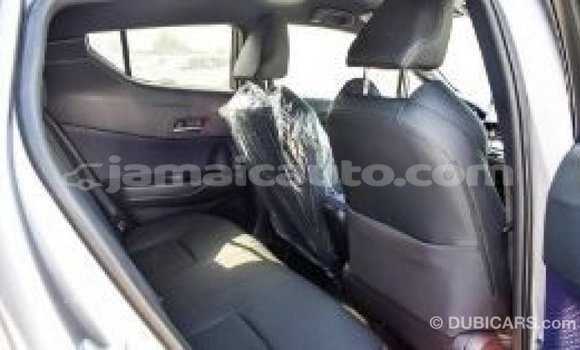 Acheter Import Voiture Toyota C-HR Autre à Import - Dubai, Clarendon Acheter Import Voiture Toyota C-HR Autre à Import - Dubai, Clarendon