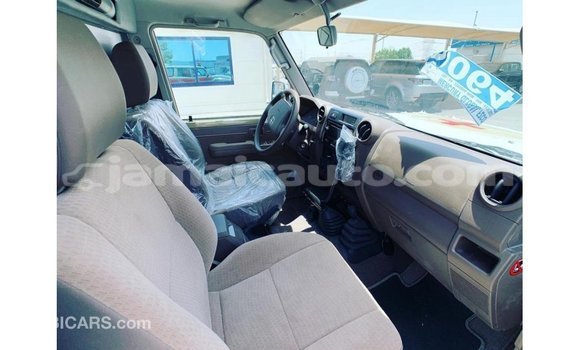 Buy Import Toyota Land Cruiser Beige Car in Import - Dubai in Clarendon Buy Import Toyota Land Cruiser Beige Car in Import - Dubai in Clarendon