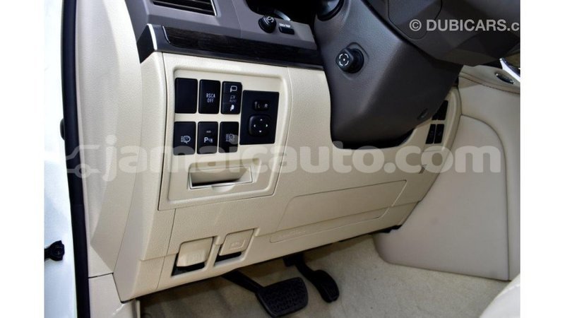 Big with watermark toyota land cruiser clarendon import dubai 3018