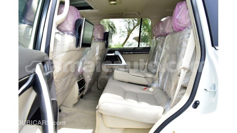 Big with watermark toyota land cruiser clarendon import dubai 3018