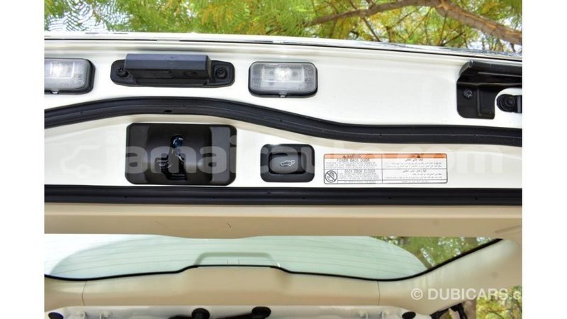 Big with watermark toyota land cruiser clarendon import dubai 3018