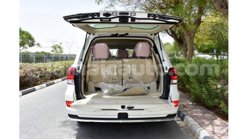 Big with watermark toyota land cruiser clarendon import dubai 3018