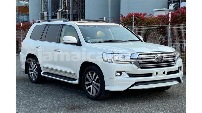 Big with watermark toyota land cruiser clarendon import dubai 3028