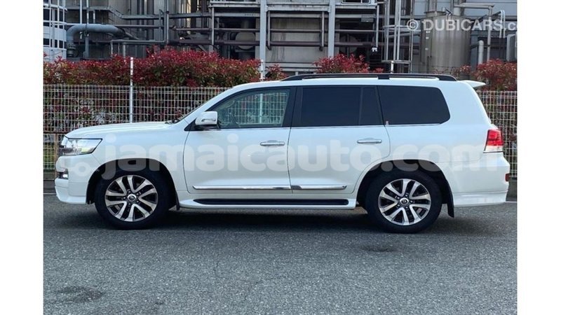 Big with watermark toyota land cruiser clarendon import dubai 3028