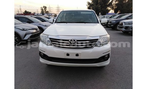 Acheter Import Voiture Toyota Fortuner Blanc à Import - Dubai, Clarendon Acheter Import Voiture Toyota Fortuner Blanc à Import - Dubai, Clarendon