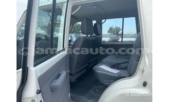Buy Import Toyota Land Cruiser White Car in Import - Dubai in Clarendon Buy Import Toyota Land Cruiser White Car in Import - Dubai in Clarendon