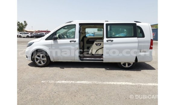 Acheter Import Voiture Mercedes-Benz Vito Blanc à Import - Dubai, Clarendon Acheter Import Voiture Mercedes-Benz Vito Blanc à Import - Dubai, Clarendon
