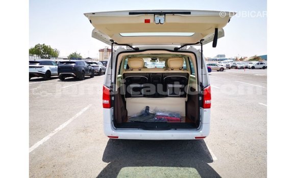 Acheter Import Voiture Mercedes-Benz Vito Blanc à Import - Dubai, Clarendon Acheter Import Voiture Mercedes-Benz Vito Blanc à Import - Dubai, Clarendon